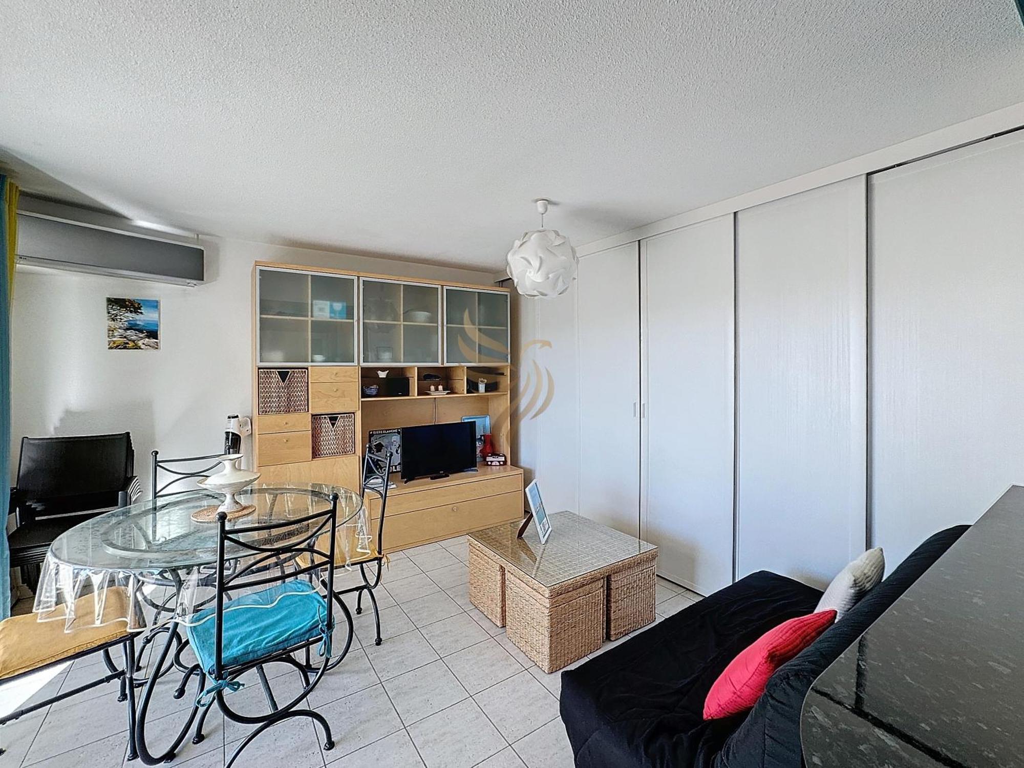 4 Pers - L'echapee D'ipanema, Classe 2 Etoiles - Terrasse, Garage, Piscine, 750 M - Capitalchic Services Fréjus