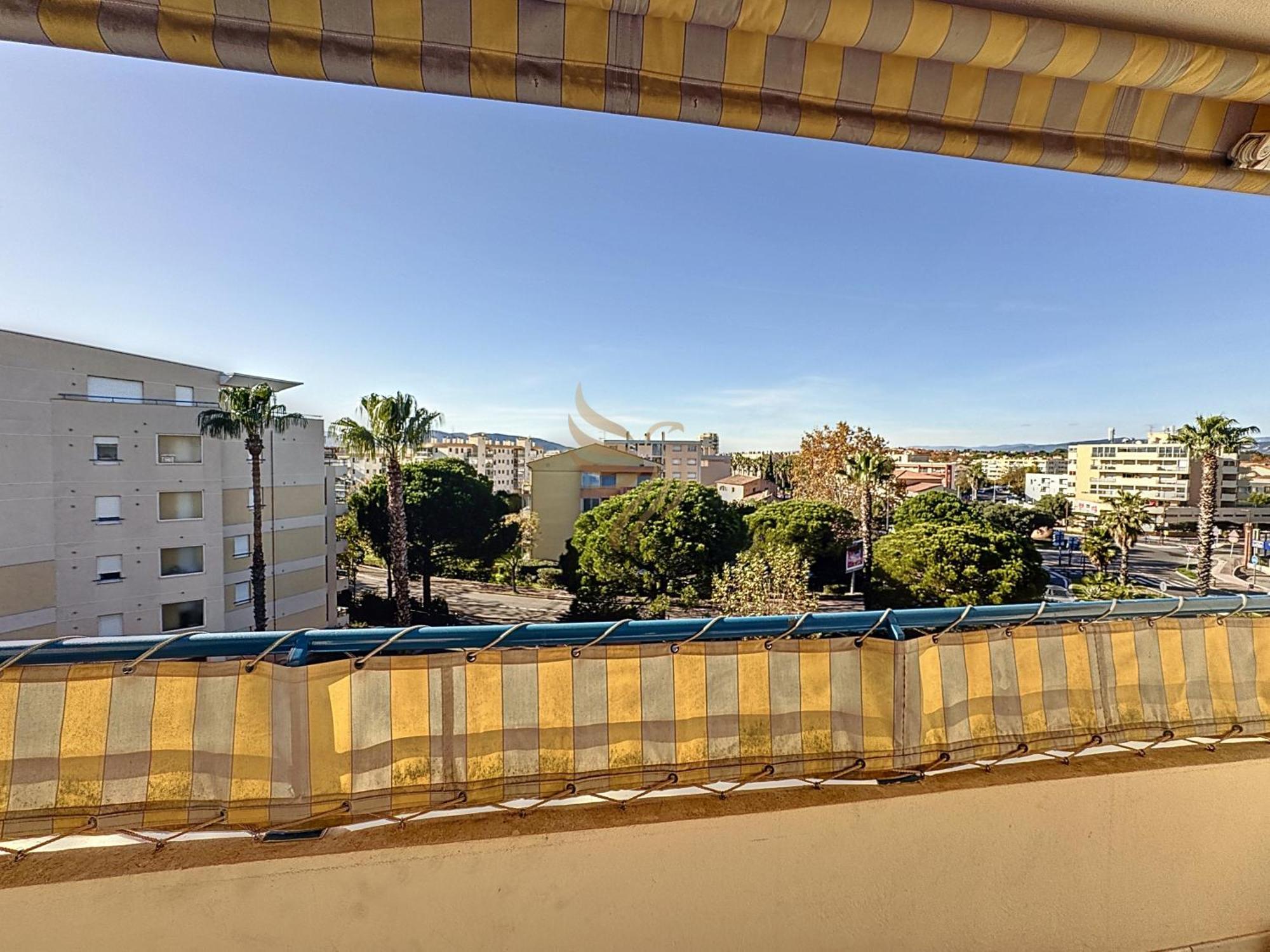 Appartement 4 Pers - L'echapee D'ipanema, Classe 2 Etoiles - Terrasse, Garage, Piscine, 750 M - Capitalchic Services Fréjus