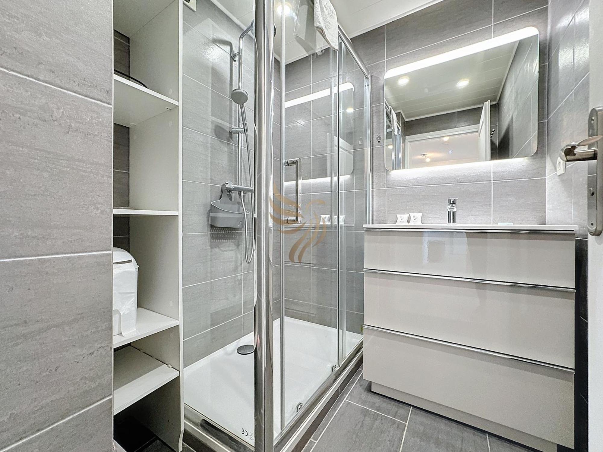 4 Pers - L'echapee D'ipanema, Classe 2 Etoiles - Terrasse, Garage, Piscine, 750 M - Capitalchic Services